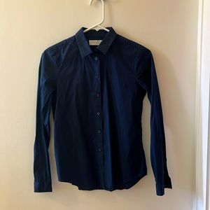 Everlane cotton fitted button down size 2 navy